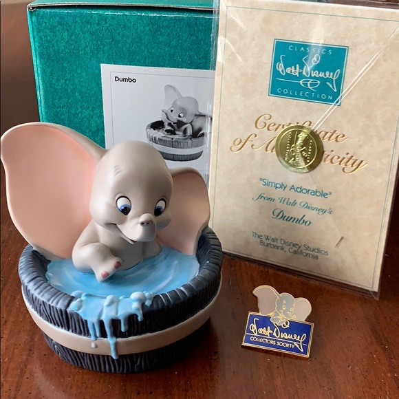 Walt Disney Classics Collection Dumbo sculpture